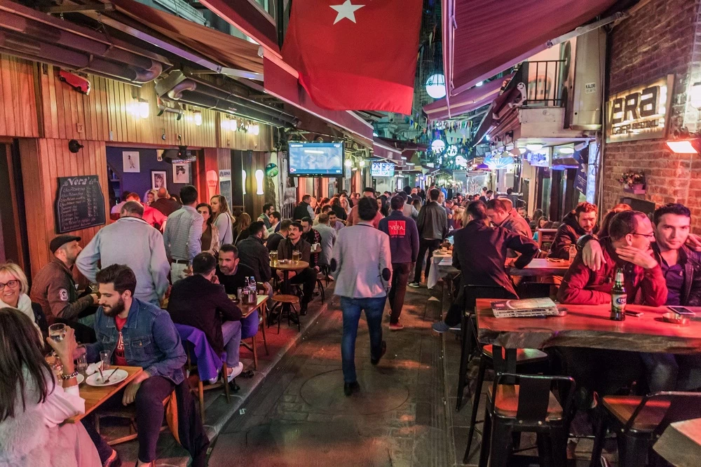 Istanbul Pub Crawl Istanbul Pub Crawl