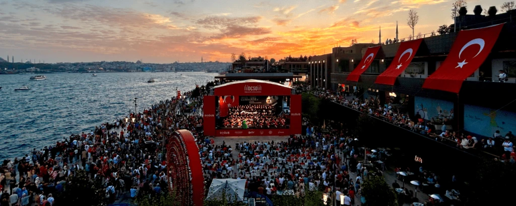 istanbul republic day bosphorus concert crowd Large crowd attending Republic Day celebrations along the Bosphorus in Istanbul